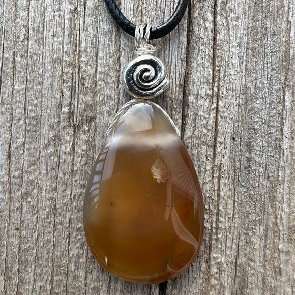 Condor Agate for Wealth, Abundance and Uncovering Hidden Talents - Picture 3 of 6